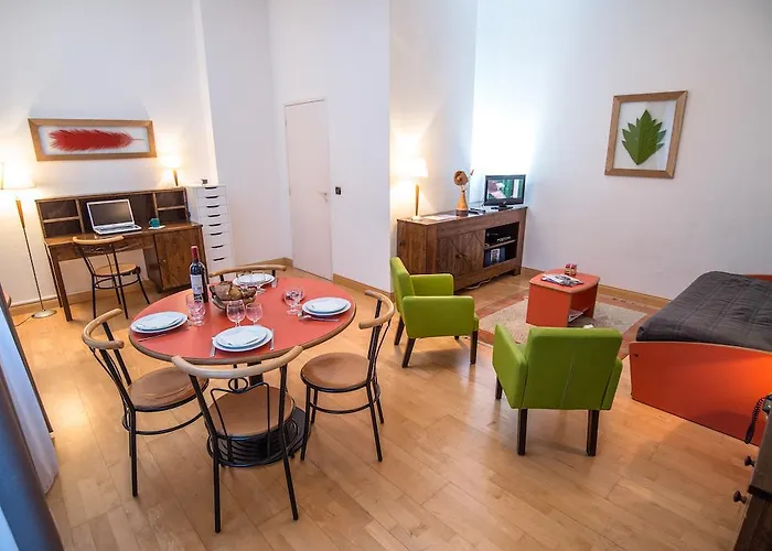 Hotel Privilodges Chateau Perrin 4*