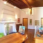 فندق Privilodges Chateau Perrin 4*