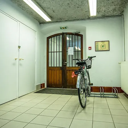 Privilodges Chateau Perrin Hotel Grenoble