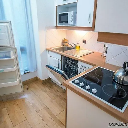 فندق Privilodges Chateau Perrin غرونوبل