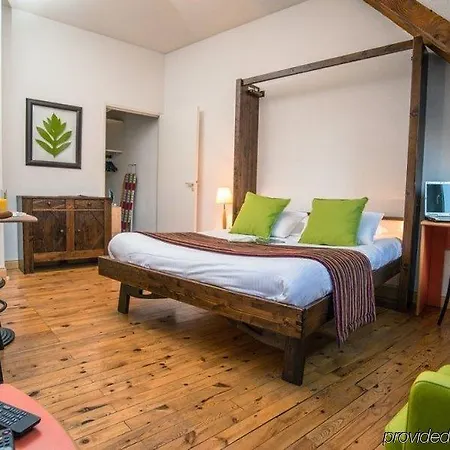 Privilodges Chateau Perrin غرونوبل