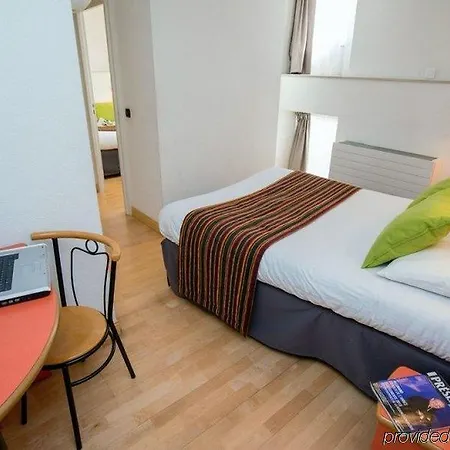 Privilodges Chateau Perrin Hotel 4*
