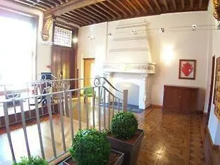 Privilodges Chateau Perrin גרנובל