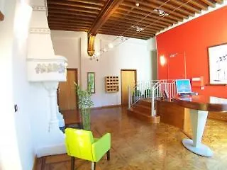 Privilodges Chateau Perrin 4* גרנובל