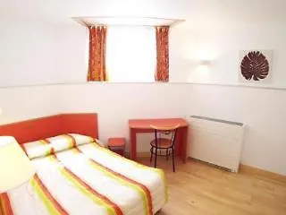 Hotel Privilodges Chateau Perrin 4*