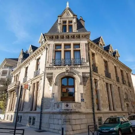 Privilodges Chateau Perrin Grenoble