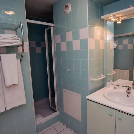 Privilodges Chateau Perrin Otel Grenoble