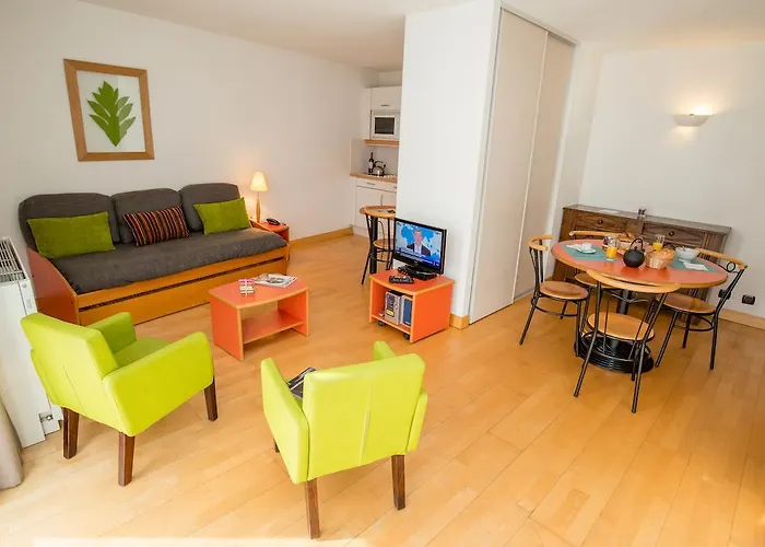 Privilodges Chateau Perrin 4* גרנובל