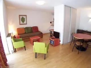 Privilodges Chateau Perrin Отель