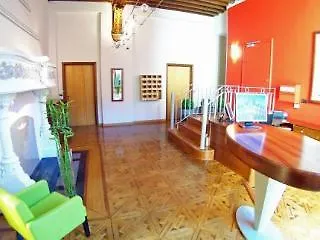 Privilodges Chateau Perrin Отель 4*
