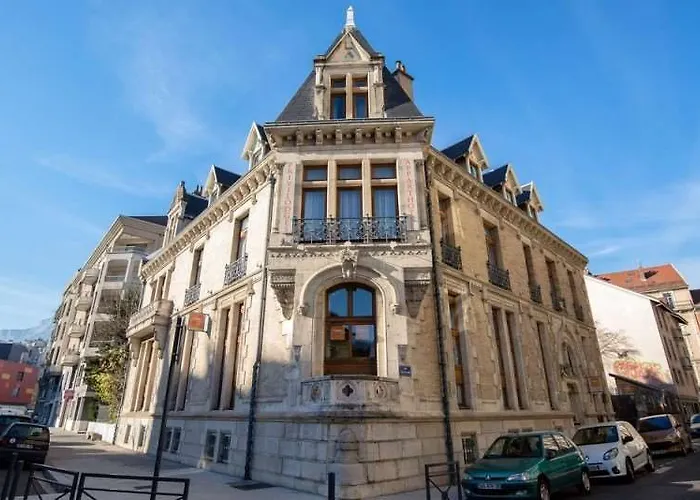 Privilodges Chateau Perrin Гренобль