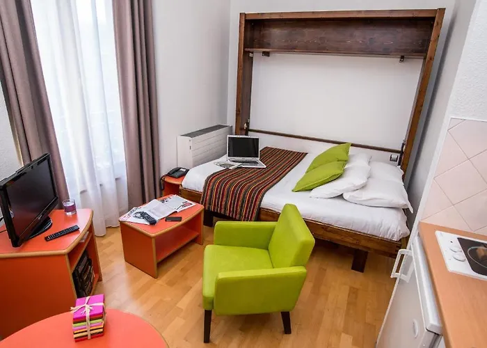Privilodges Chateau Perrin Гренобль