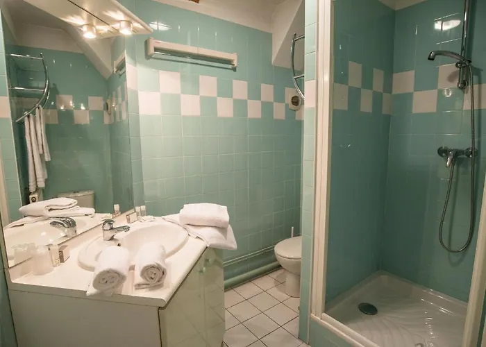 Отель Privilodges Chateau Perrin 4*