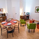 酒店 Privilodges Chateau Perrin 4*