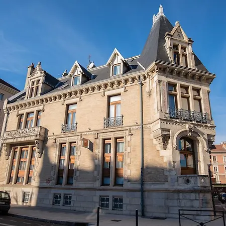호텔 Privilodges Chateau Perrin