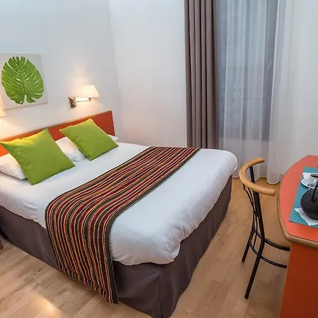 Privilodges Chateau Perrin 호텔 4*