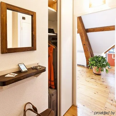 호텔 Privilodges Chateau Perrin 4*